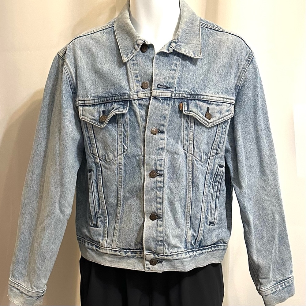 VINTAGE 90s LEVI’S TYPE III DENIM TRUCKER JACKET LEATHER TAB DISTRESSED USA Sz L